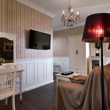 חארקיב De Gaulle Boutique Hotel מראה חיצוני תמונה