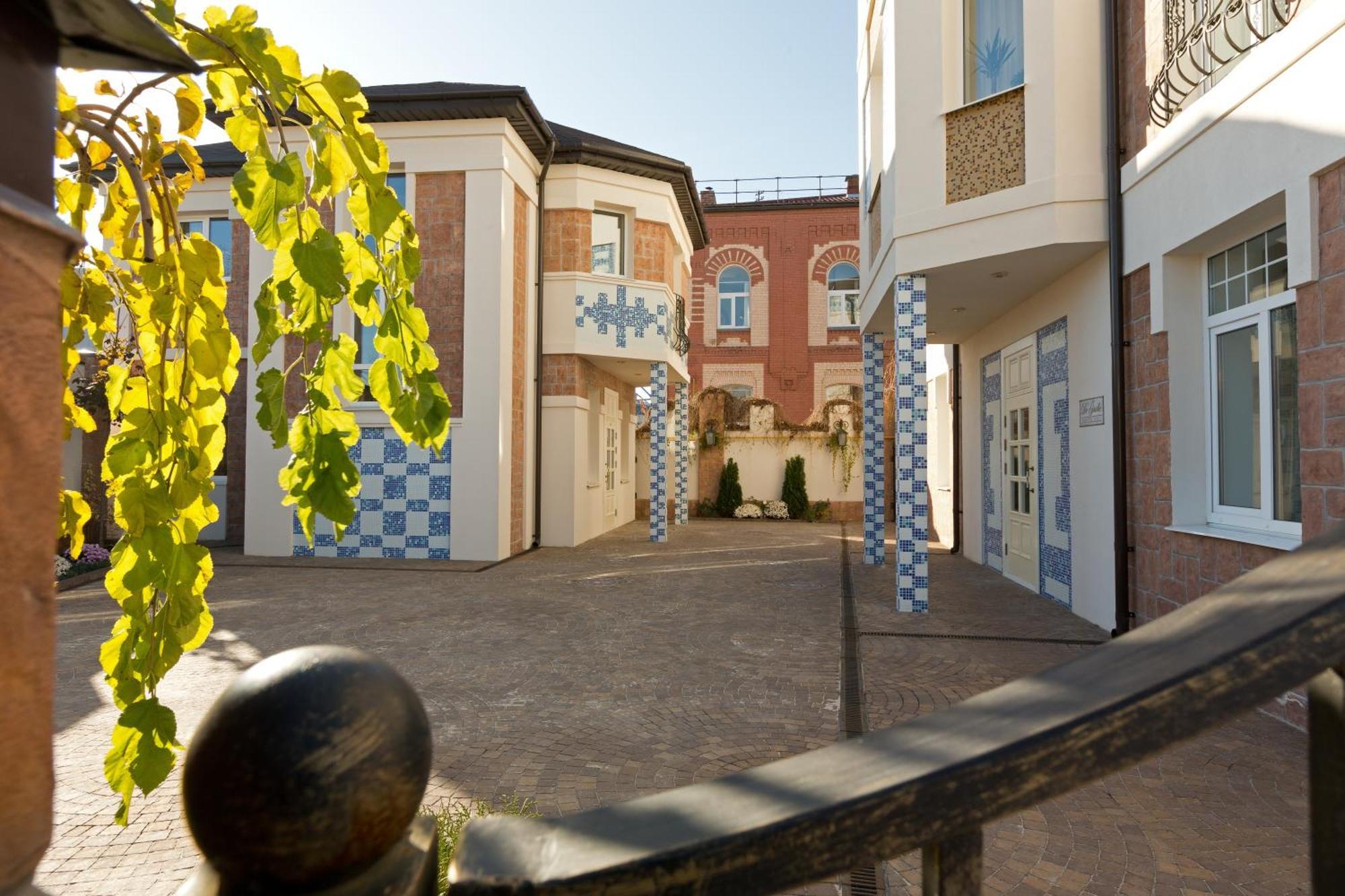 חארקיב De Gaulle Boutique Hotel מראה חיצוני תמונה