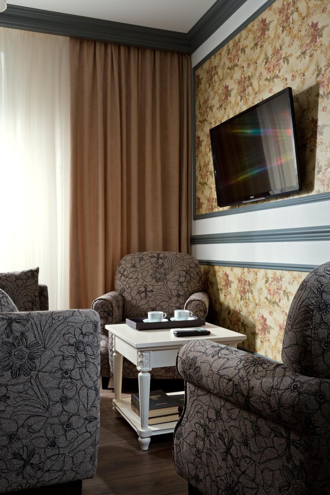 חארקיב De Gaulle Boutique Hotel מראה חיצוני תמונה