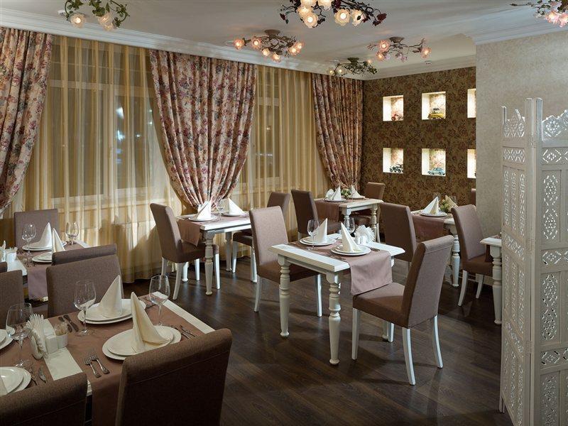 חארקיב De Gaulle Boutique Hotel מראה חיצוני תמונה