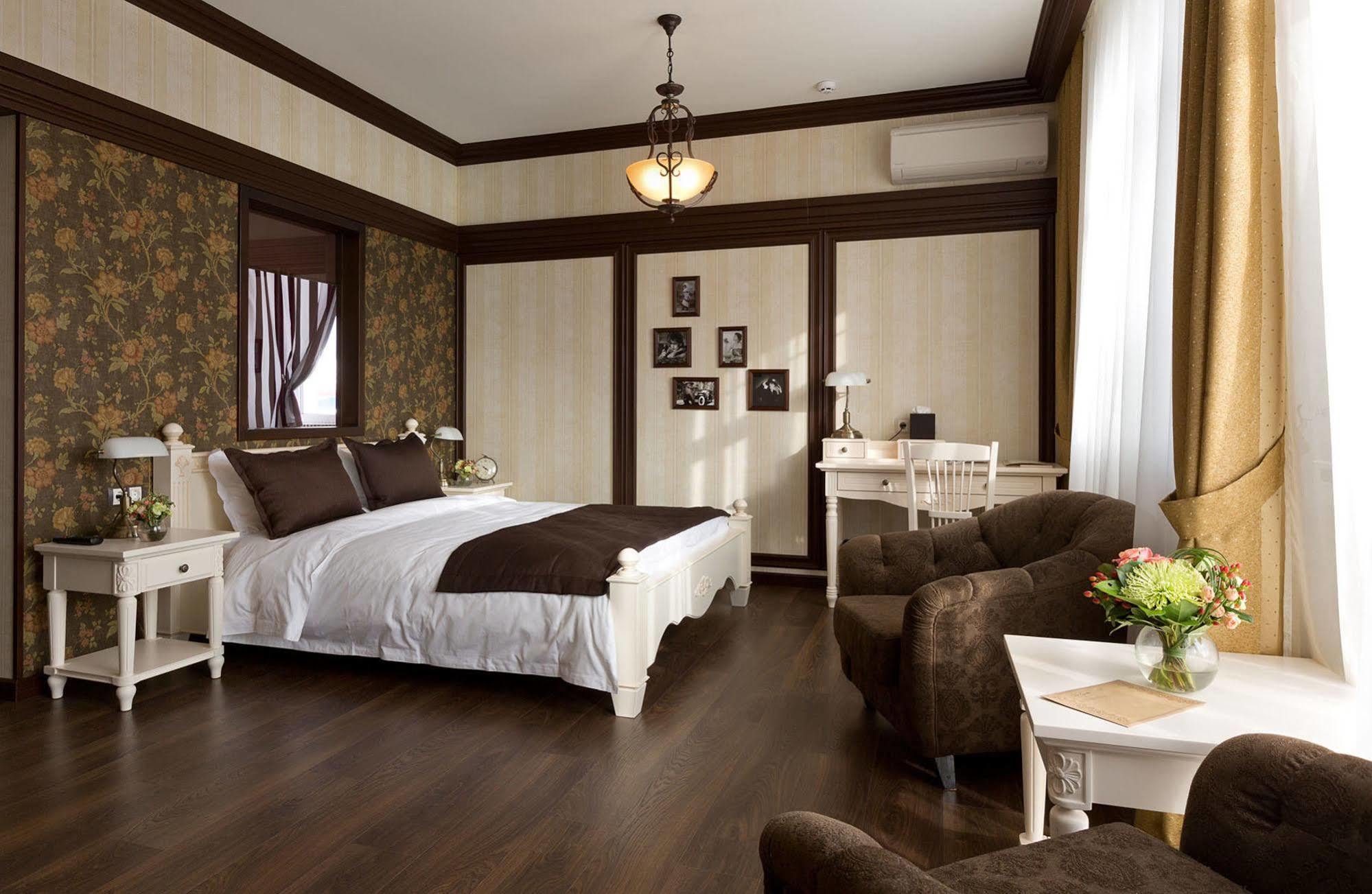 חארקיב De Gaulle Boutique Hotel מראה חיצוני תמונה