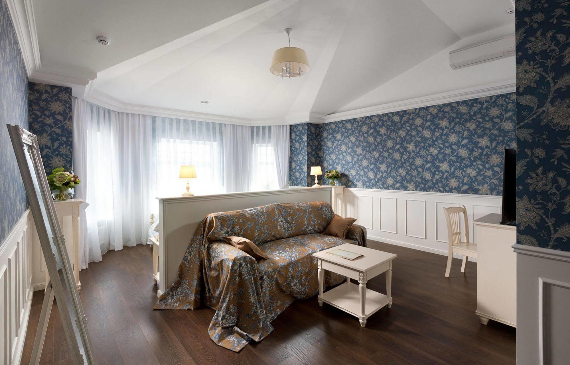 חארקיב De Gaulle Boutique Hotel מראה חיצוני תמונה