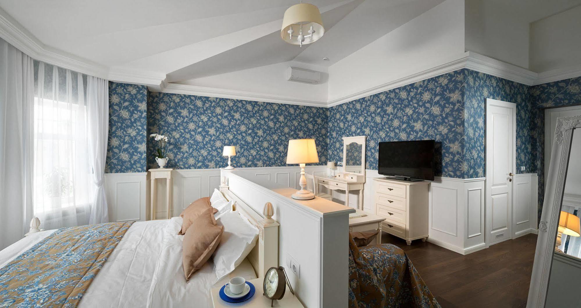 חארקיב De Gaulle Boutique Hotel מראה חיצוני תמונה