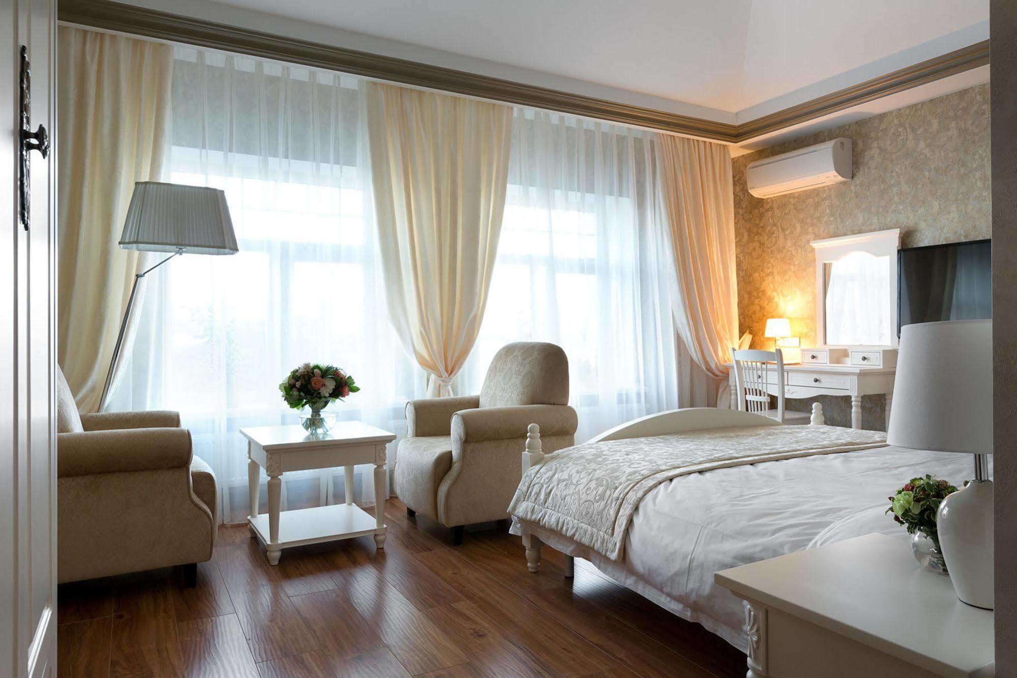 חארקיב De Gaulle Boutique Hotel מראה חיצוני תמונה