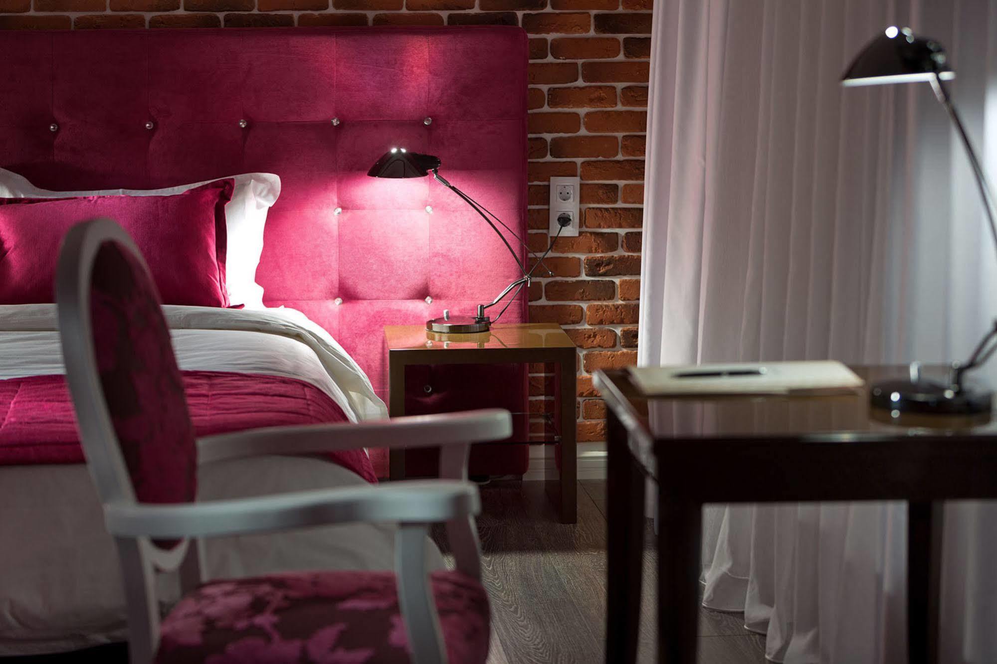 חארקיב De Gaulle Boutique Hotel מראה חיצוני תמונה