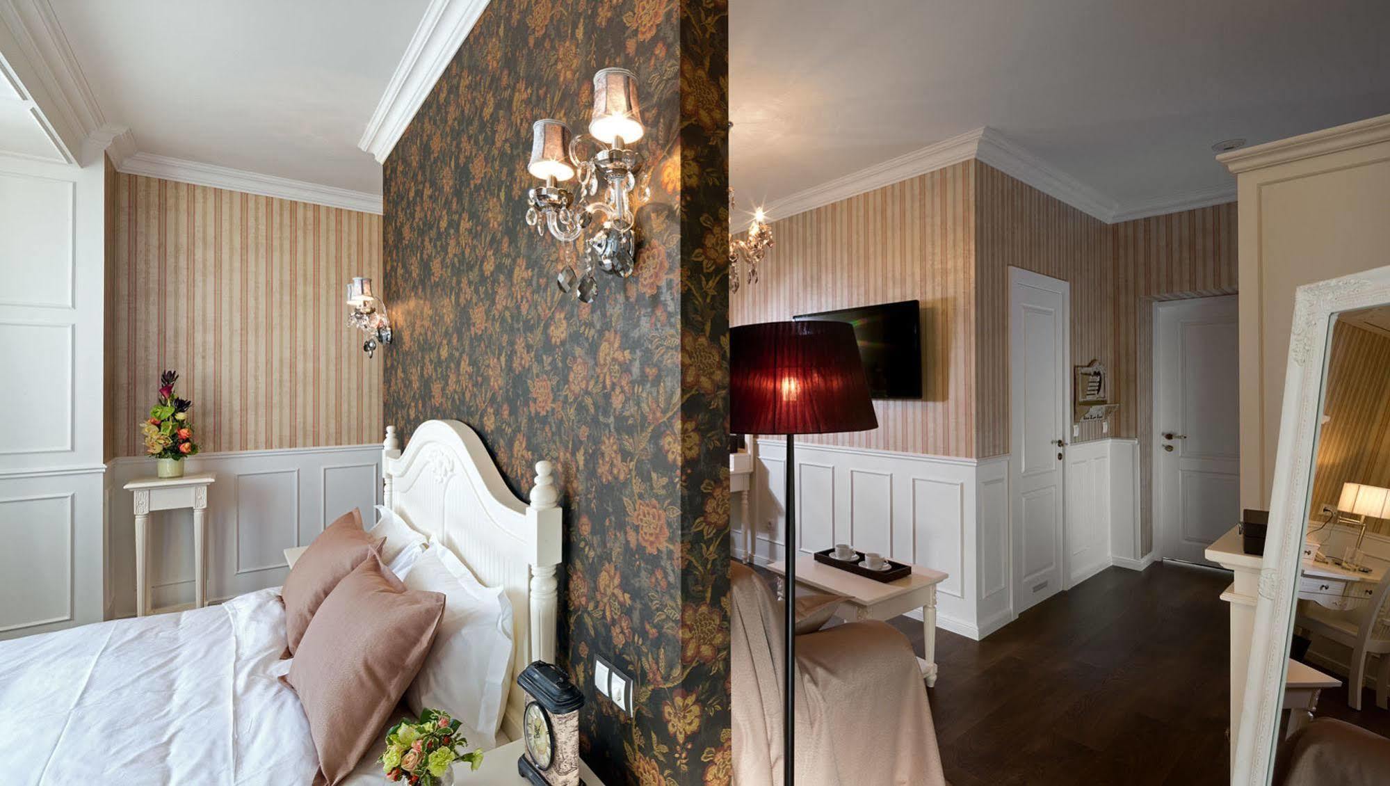 חארקיב De Gaulle Boutique Hotel מראה חיצוני תמונה